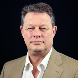 Head shot of Born Free Executive President Will Travers OBE