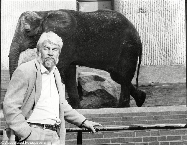 Bill Travers with Pole Pole the elephant in London Zoo