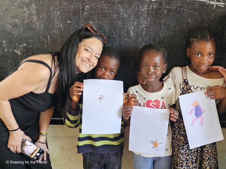 Jenny Desmond with young Liberian artists.